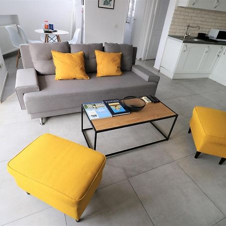 Serenity Heights Apartment: A Panoramic Haven Near Old Town - Free Minibar Bucarest Extérieur photo