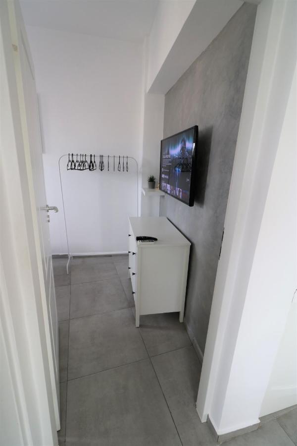 Serenity Heights Apartment: A Panoramic Haven Near Old Town - Free Minibar Bucarest Extérieur photo