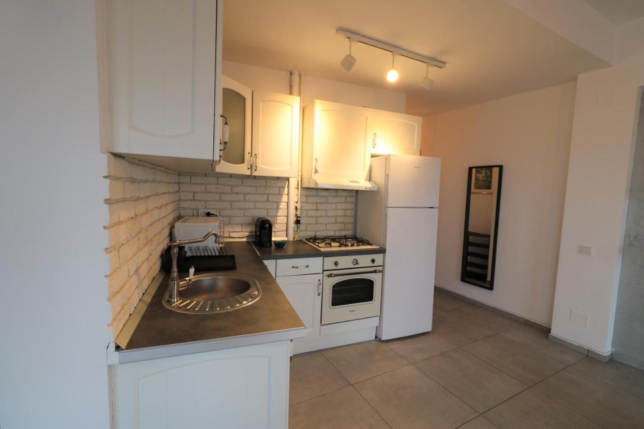 Serenity Heights Apartment: A Panoramic Haven Near Old Town - Free Minibar Bucarest Extérieur photo