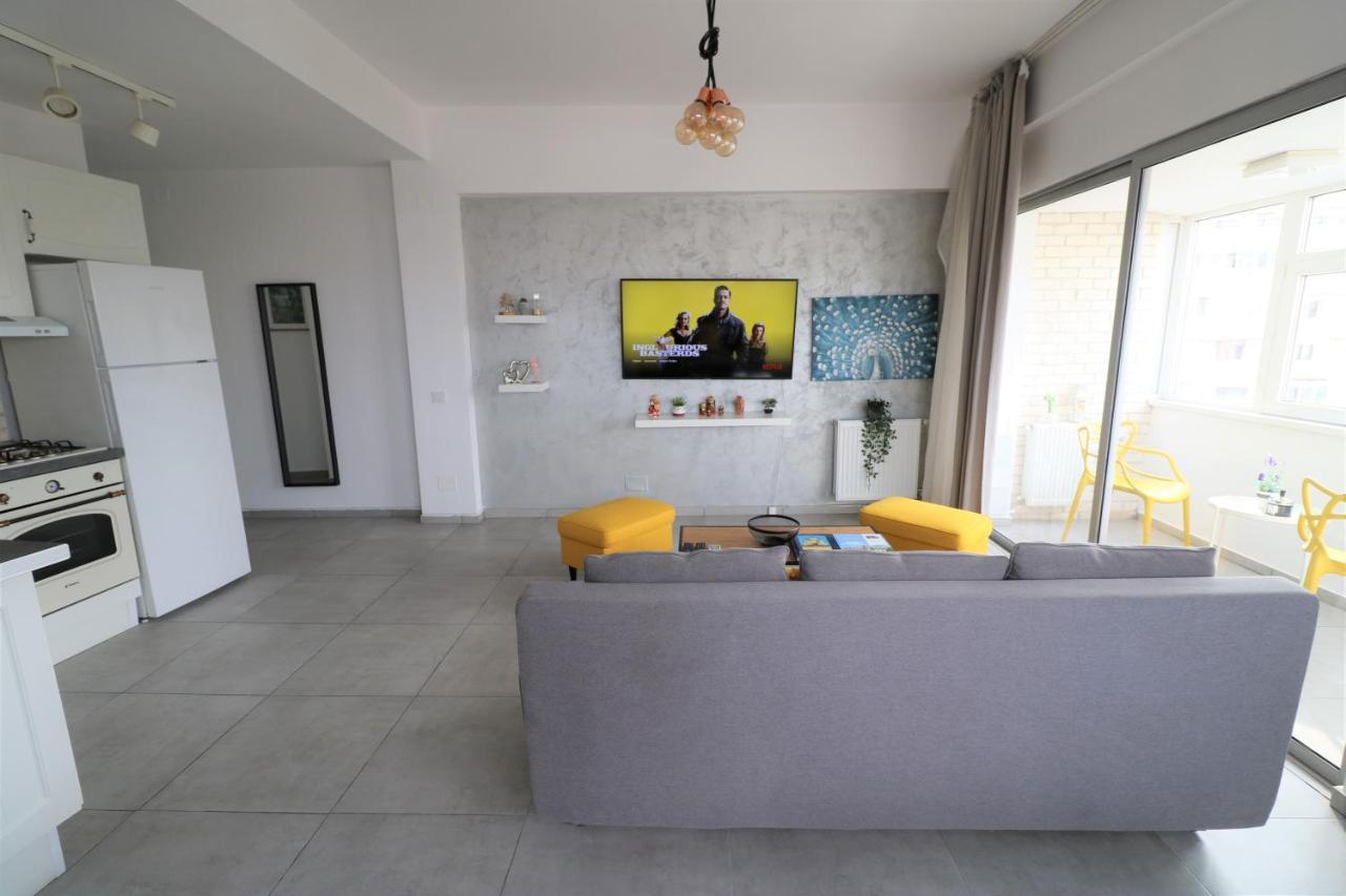 Serenity Heights Apartment: A Panoramic Haven Near Old Town - Free Minibar Bucarest Extérieur photo