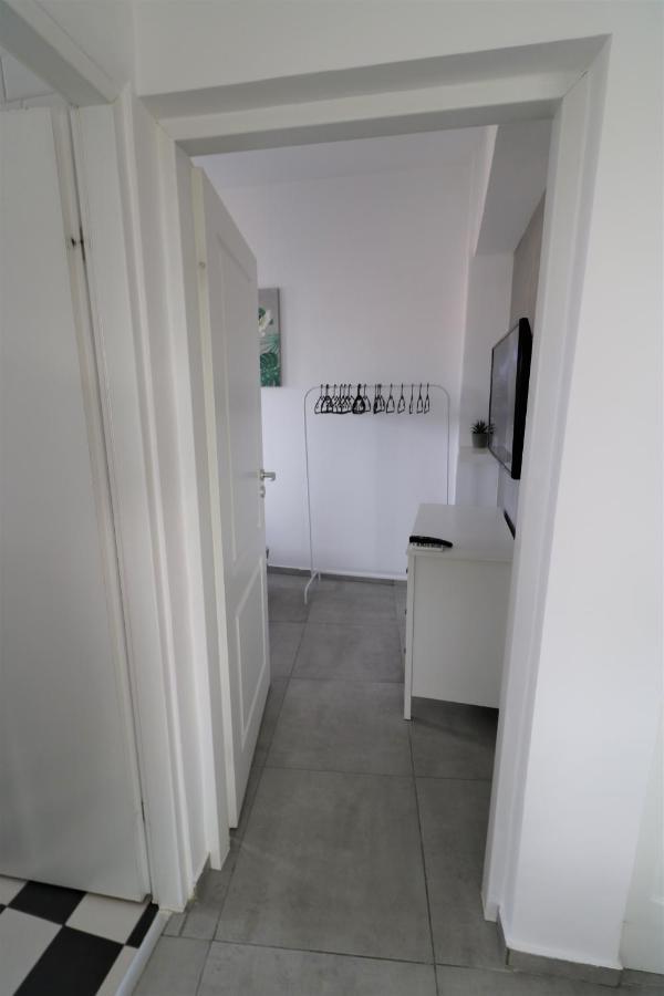 Serenity Heights Apartment: A Panoramic Haven Near Old Town - Free Minibar Bucarest Extérieur photo