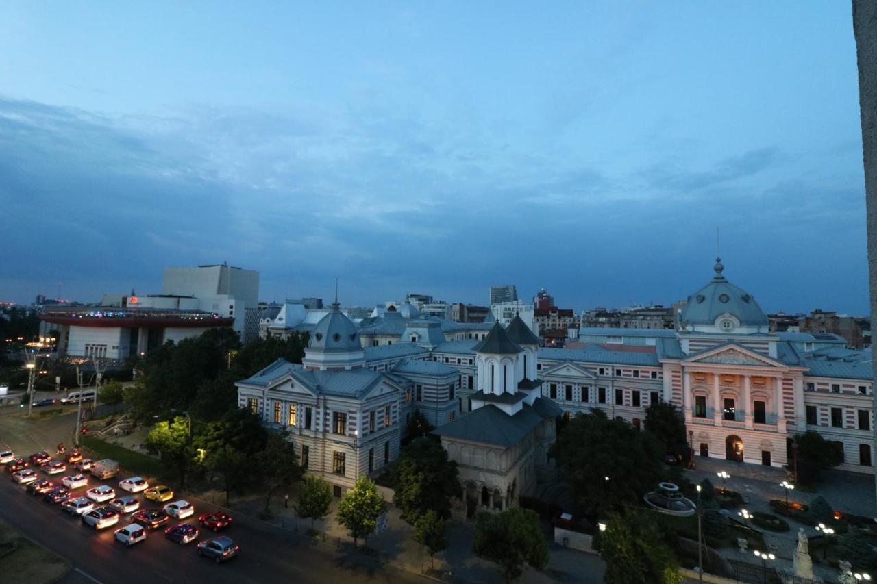 Serenity Heights Apartment: A Panoramic Haven Near Old Town - Free Minibar Bucarest Extérieur photo