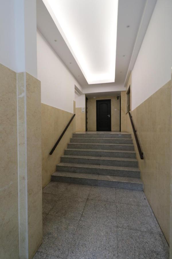 Serenity Heights Apartment: A Panoramic Haven Near Old Town - Free Minibar Bucarest Extérieur photo