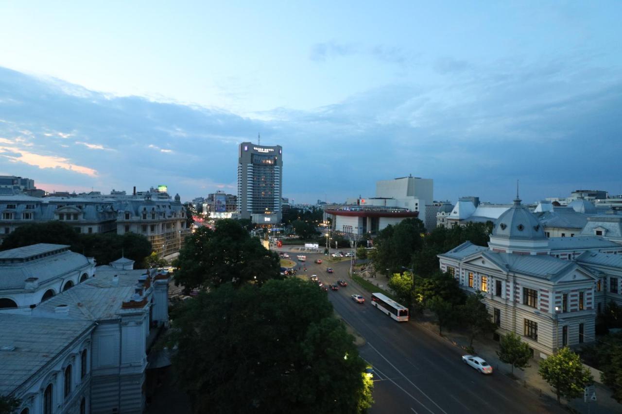 Serenity Heights Apartment: A Panoramic Haven Near Old Town - Free Minibar Bucarest Extérieur photo