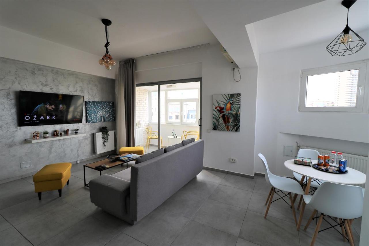 Serenity Heights Apartment: A Panoramic Haven Near Old Town - Free Minibar Bucarest Extérieur photo