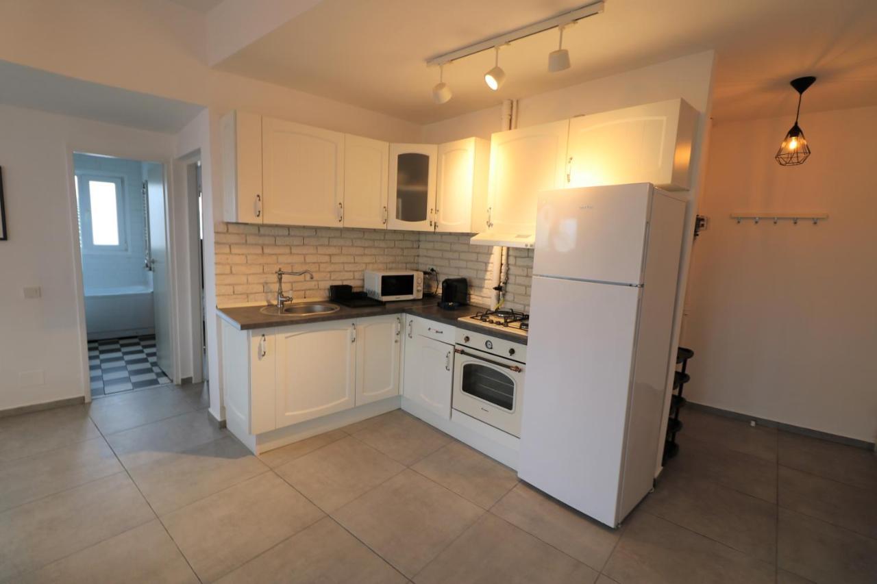 Serenity Heights Apartment: A Panoramic Haven Near Old Town - Free Minibar Bucarest Extérieur photo